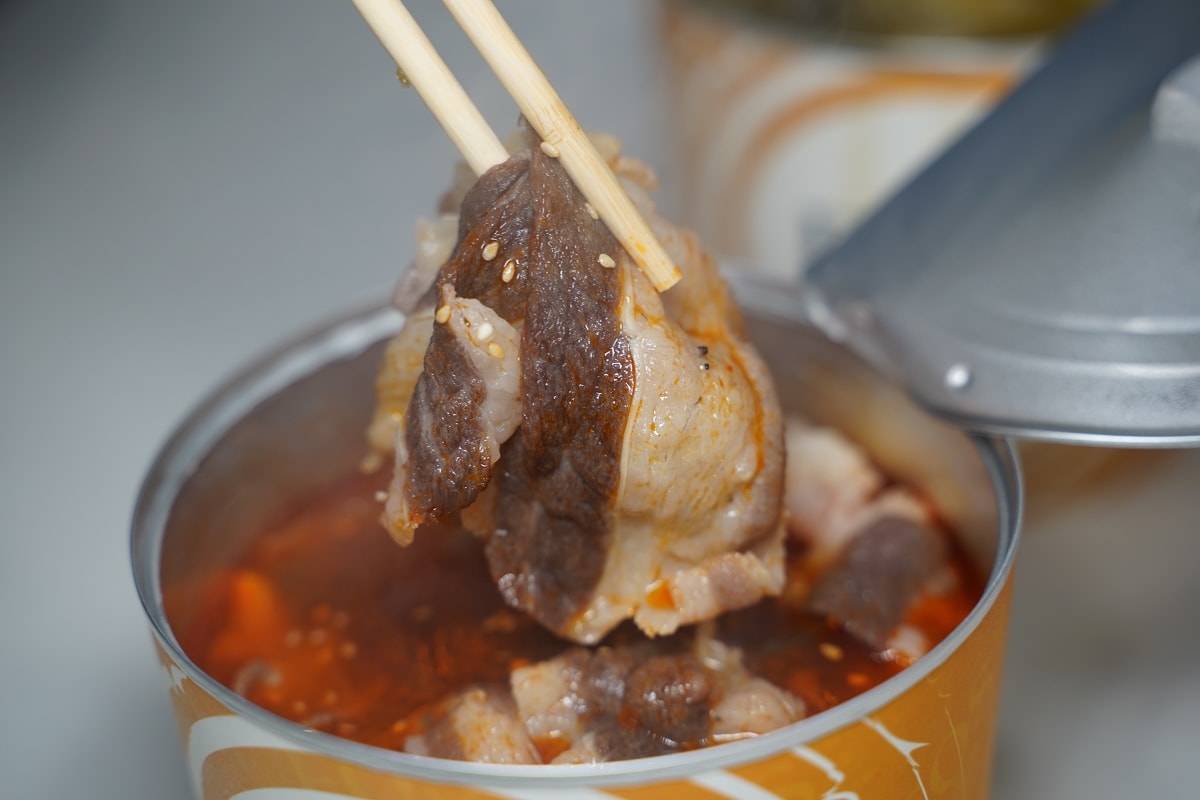 【發市FOS開架式餐飲台北松山店】聯名眾多美食店家品牌 多元種類小型美食街 特色易拉罐餐盒