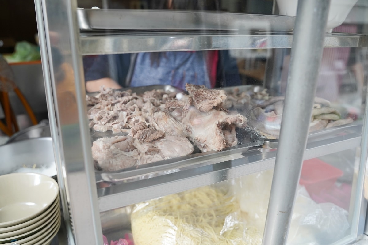 【內壢魷魚羹推薦】內壢大小事大推在地美食 鄰近內壢國小 必點魷魚羹/乾麵 內小無名魷魚羹