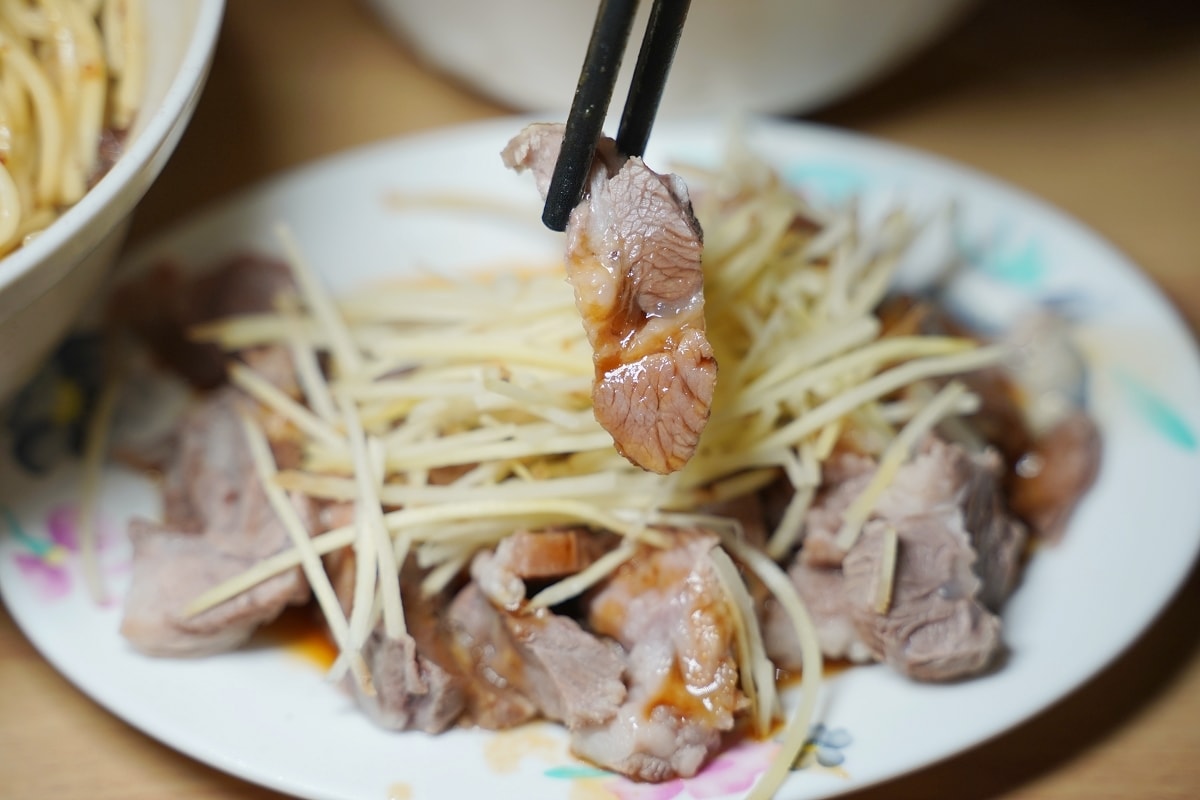 【內壢魷魚羹推薦】內壢大小事大推在地美食 鄰近內壢國小 必點魷魚羹/乾麵 內小無名魷魚羹