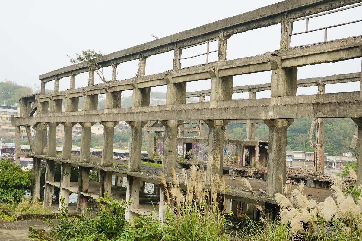 跟著基隆城市導覽員「傘人家族」遊基隆必拍網美候車亭 基隆100碗美食真的好好吃