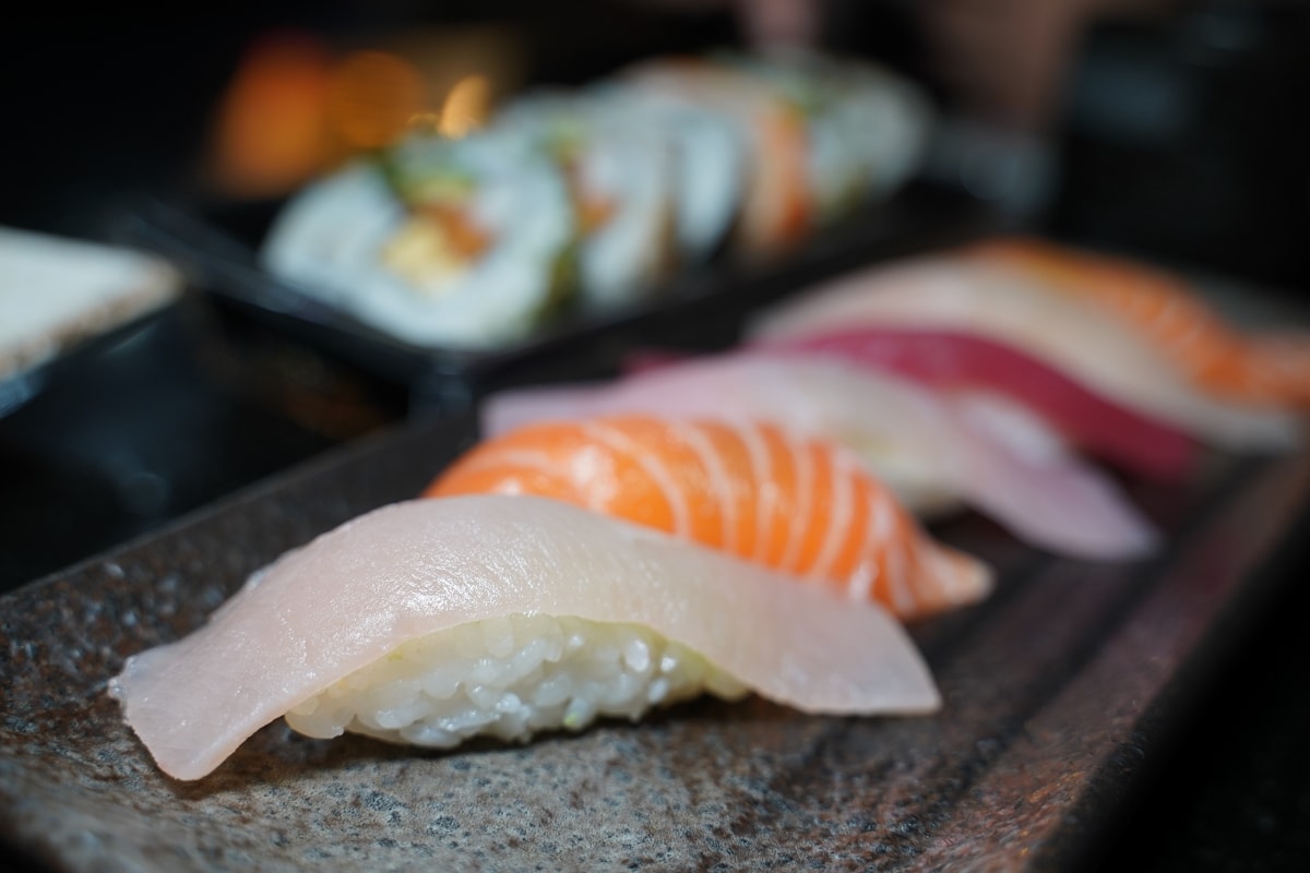 【基隆仁愛市場日本料理推薦】基隆100碗美食之一碗 美味香魚甘露煮/生魚片蓋飯 加園壽司