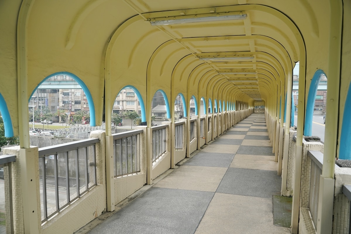 跟著基隆城市導覽員「傘人家族」遊基隆必拍網美候車亭 基隆100碗美食真的好好吃