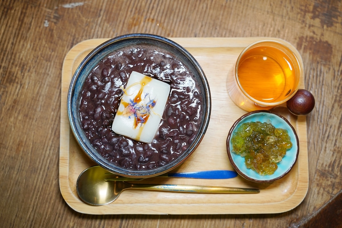 【基隆正濱漁港彩色屋下午茶推薦】夏季海洋療癒系冰品 精緻下午茶蛋糕甜點飲料 海那邊小食堂
