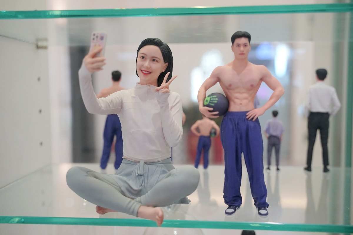 【復刻3D人像公仔】桃園首間3D人像公仔禮物店 百萬級3D掃描攝影艙 現場立即人像3D建模 - 第12張圖 【復刻3D人像公仔】桃園首間3D人像公仔禮物店 百萬級3D掃描攝影艙 現場立即人像3D建模