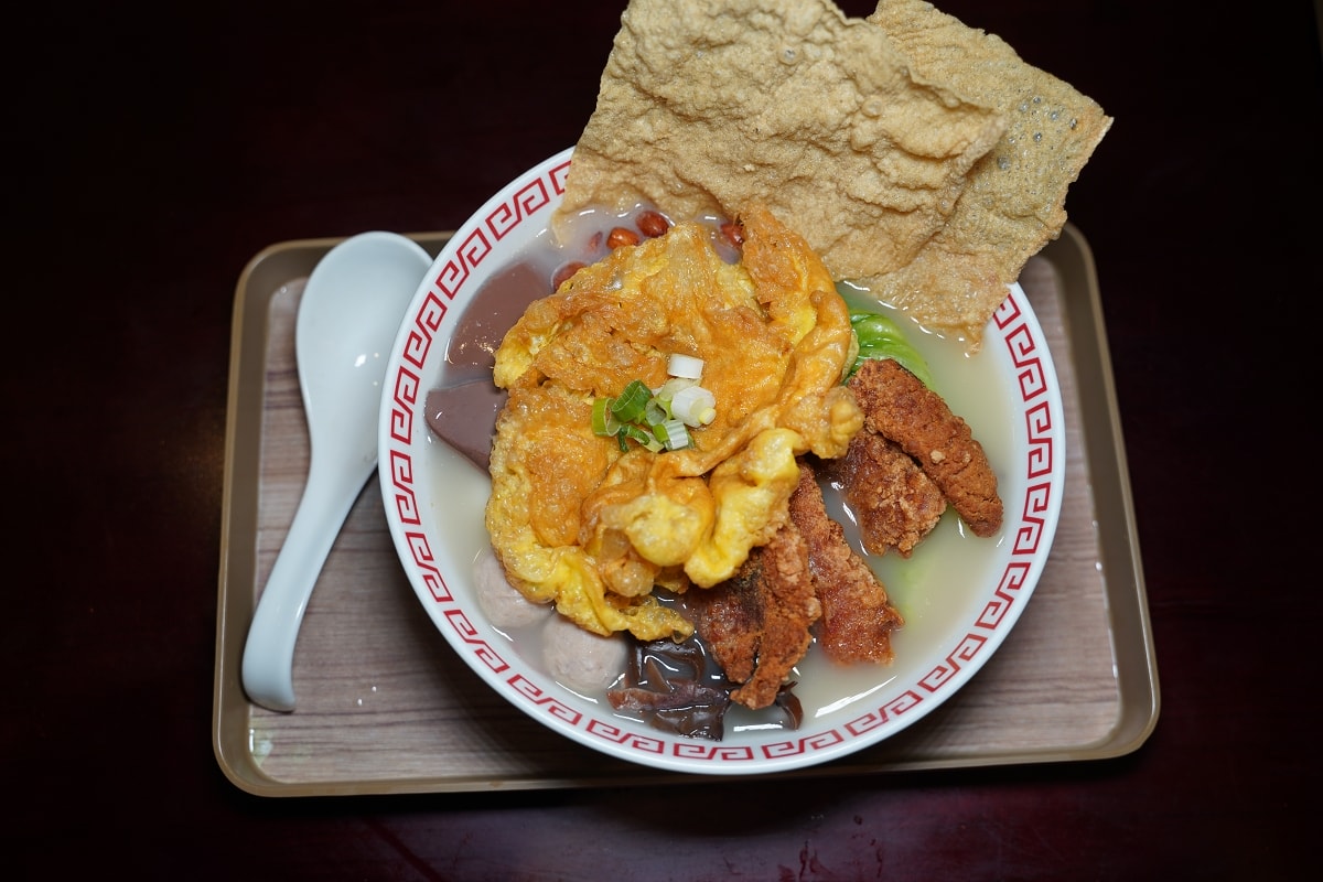 【台北雙連站美食推薦】必點南京老鴨湯粉+脆皮肥腸/酥炸紅糟鰻魚 螺螄福正宗柳州螺螄粉雙連店