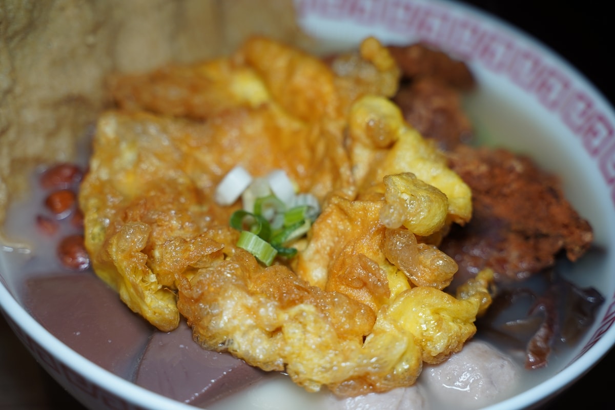 【台北雙連站美食推薦】必點南京老鴨湯粉+脆皮肥腸/酥炸紅糟鰻魚 螺螄福正宗柳州螺螄粉雙連店