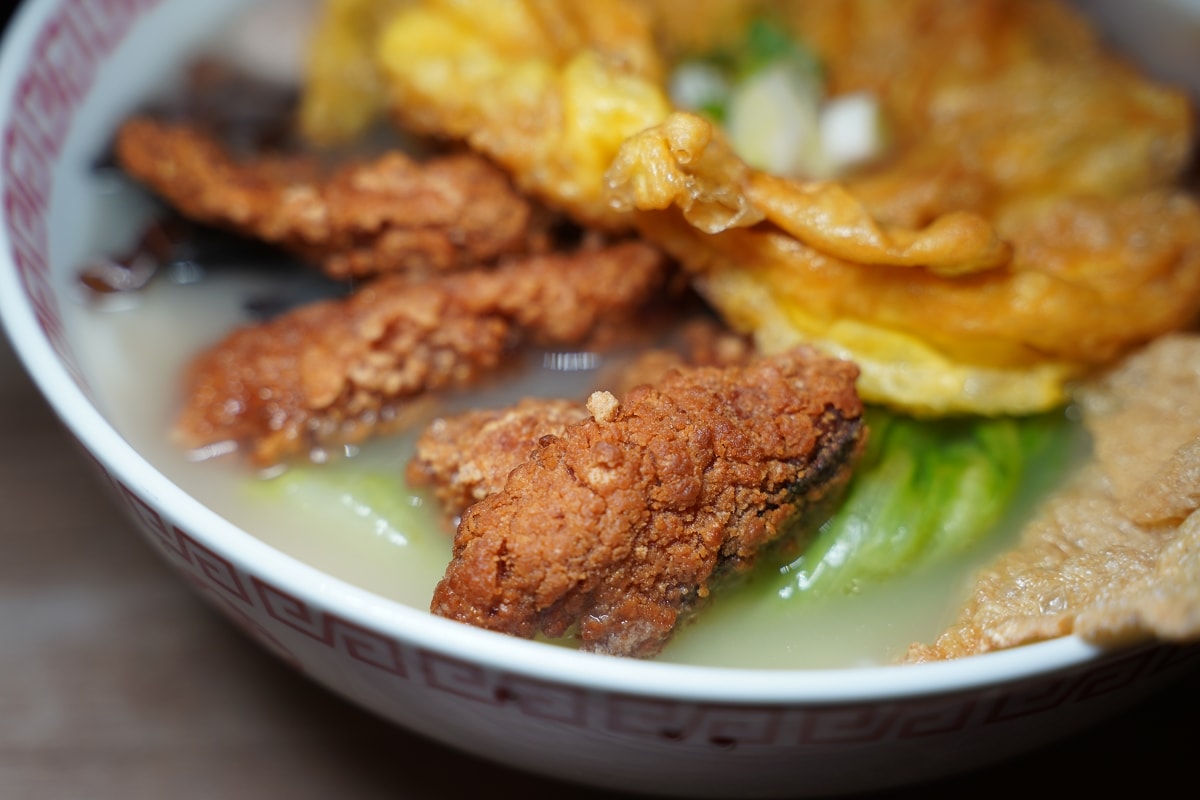 【台北雙連站美食推薦】必點南京老鴨湯粉+脆皮肥腸/酥炸紅糟鰻魚 螺螄福正宗柳州螺螄粉雙連店