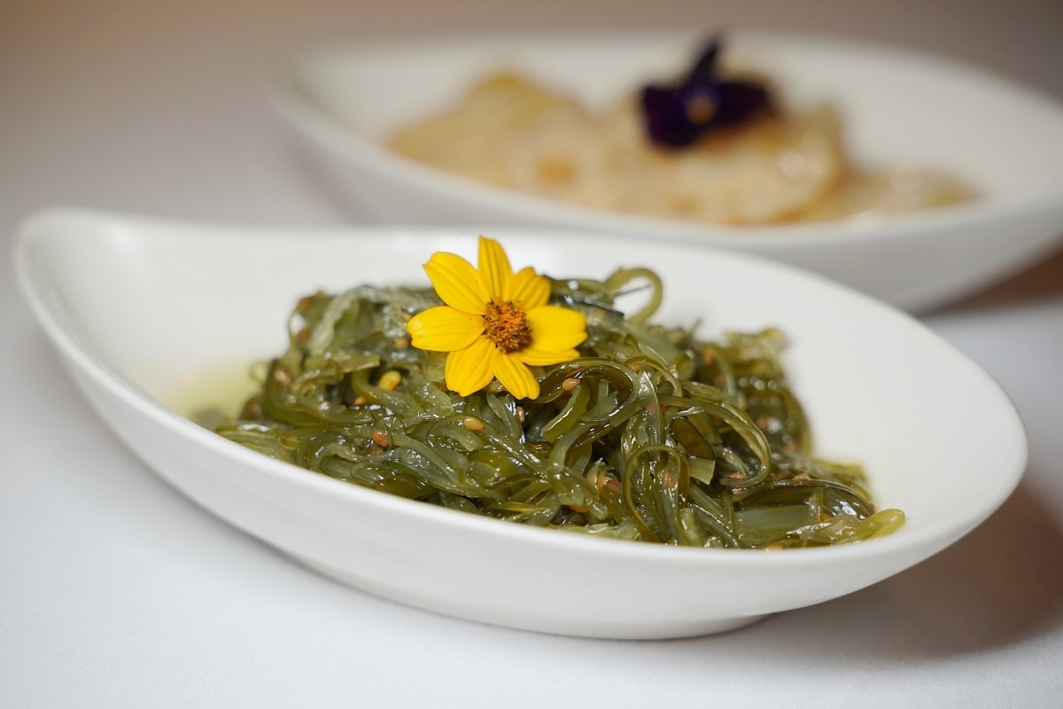 【歐華軒經典老廣粵菜集二訪】歐華酒店40年粤菜主廚好滋味 美味必點黑叉燒/XO醬蒜香爆龍蝦 - 第3張圖 【歐華軒經典老廣粵菜集二訪】歐華酒店40年粤菜主廚好滋味 美味必點黑叉燒/XO醬蒜香爆龍蝦