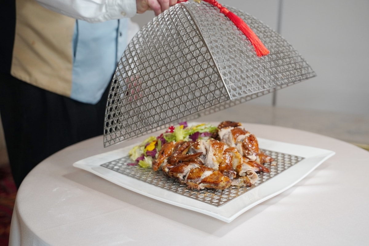 【歐華軒經典老廣粵菜集二訪】歐華酒店40年粤菜主廚好滋味 美味必點黑叉燒/XO醬蒜香爆龍蝦 - 第17張圖 【歐華軒經典老廣粵菜集二訪】歐華酒店40年粤菜主廚好滋味 美味必點黑叉燒/XO醬蒜香爆龍蝦
