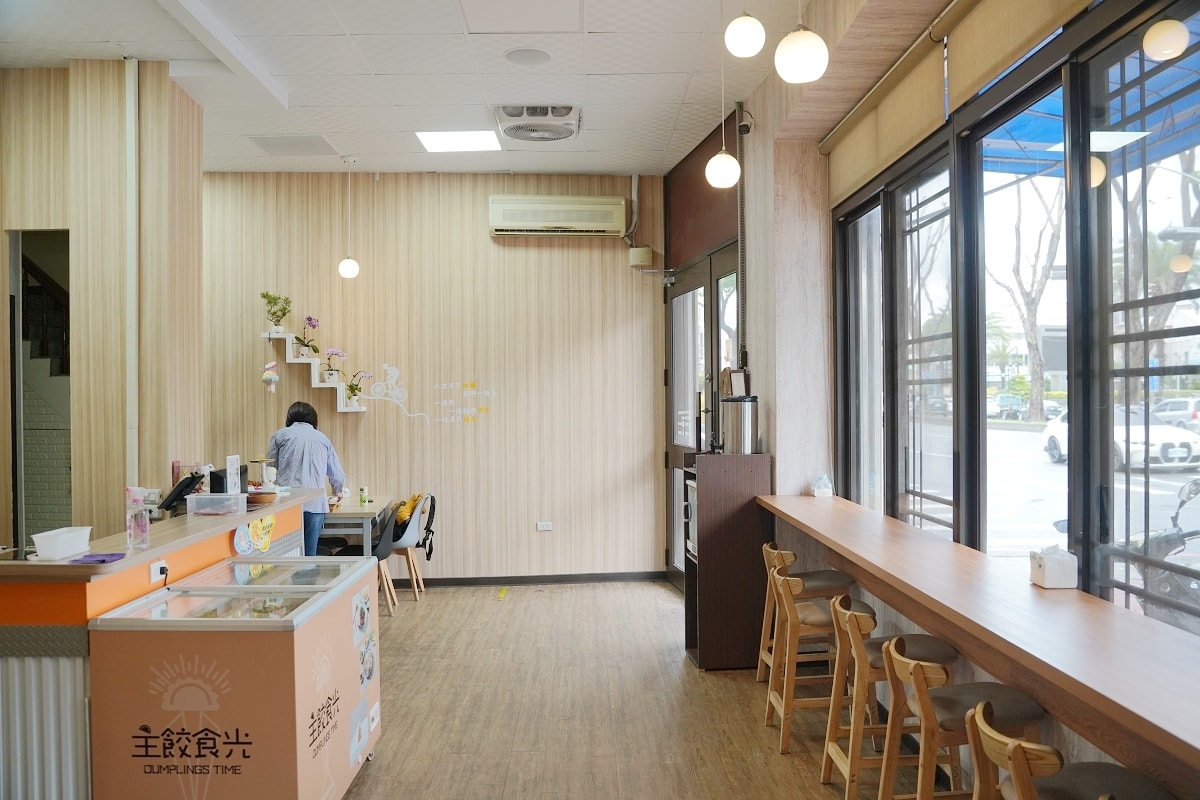 【主餃食光日式脆皮煎餃館】台中豐原餃子餐盒專賣店 現煎酥脆冰花煎餃+清燉牛骨烏龍麵美味必點 - 第3張圖 【主餃食光日式脆皮煎餃館】台中豐原餃子餐盒專賣店 現煎酥脆冰花煎餃+清燉牛骨烏龍麵美味必點