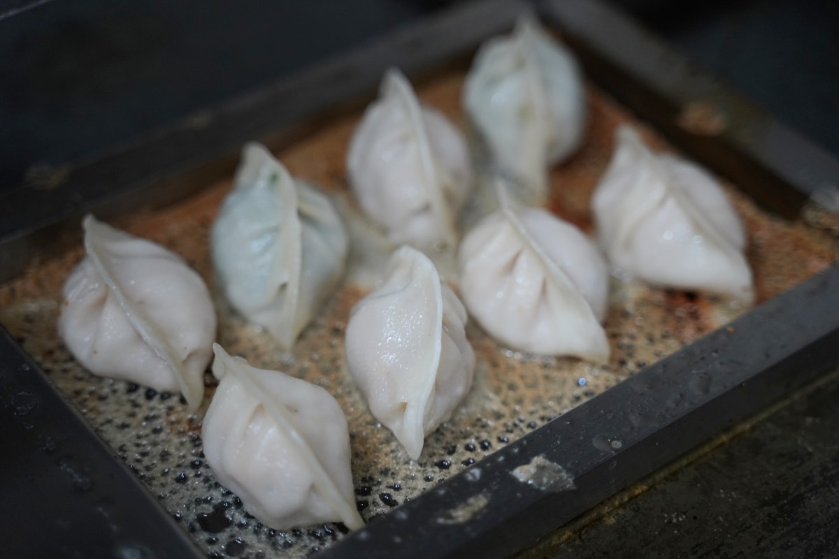 【主餃食光日式脆皮煎餃館】台中豐原餃子餐盒專賣店 現煎酥脆冰花煎餃+清燉牛骨烏龍麵美味必點 - 第10張圖 【主餃食光日式脆皮煎餃館】台中豐原餃子餐盒專賣店 現煎酥脆冰花煎餃+清燉牛骨烏龍麵美味必點