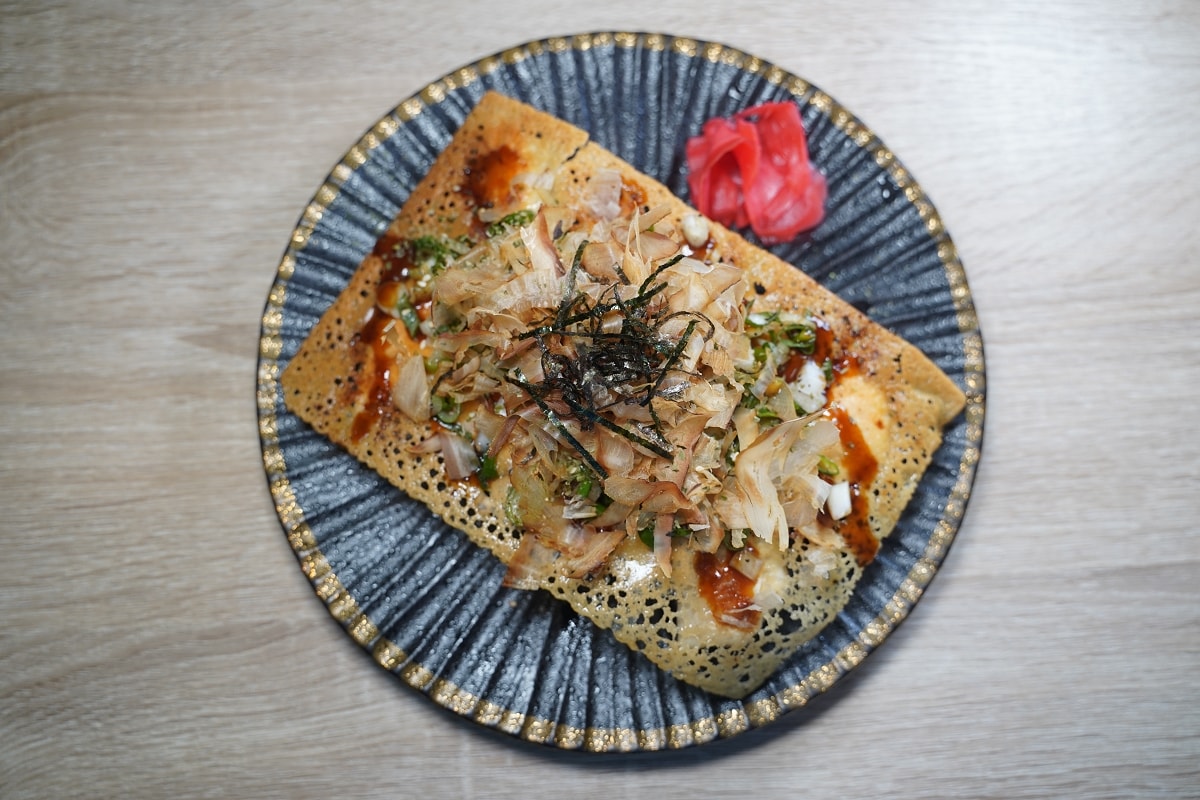 【主餃食光日式脆皮煎餃館】台中豐原餃子餐盒專賣店 現煎酥脆冰花煎餃+清燉牛骨烏龍麵美味必點 - 第11張圖 【主餃食光日式脆皮煎餃館】台中豐原餃子餐盒專賣店 現煎酥脆冰花煎餃+清燉牛骨烏龍麵美味必點