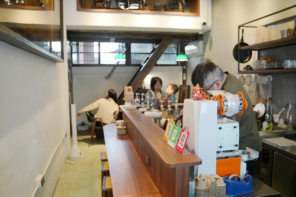 【中興西服冰菓室】台中第二市場百年歷史西服店大變身 招牌麥香咖啡+夾餡迷你銅鑼燒美味下午茶