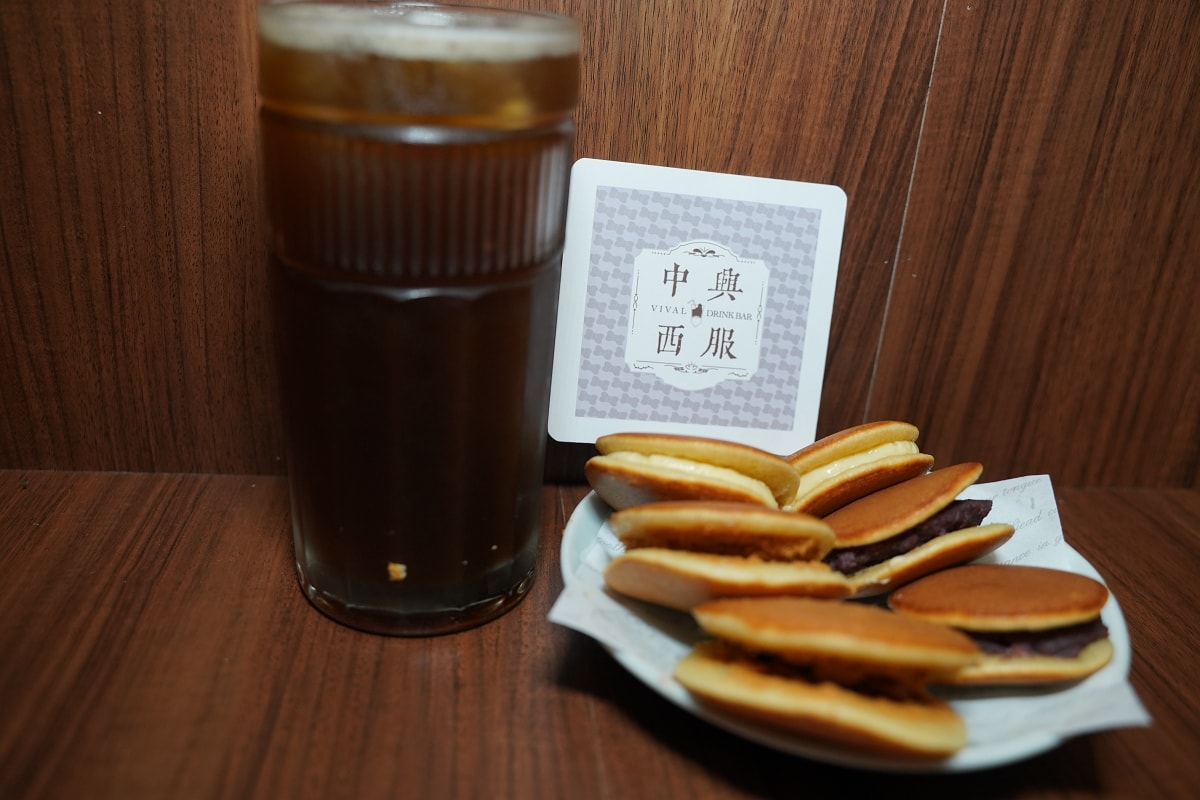 【中興西服冰菓室】台中第二市場百年歷史西服店大變身 招牌麥香咖啡+夾餡迷你銅鑼燒美味下午茶