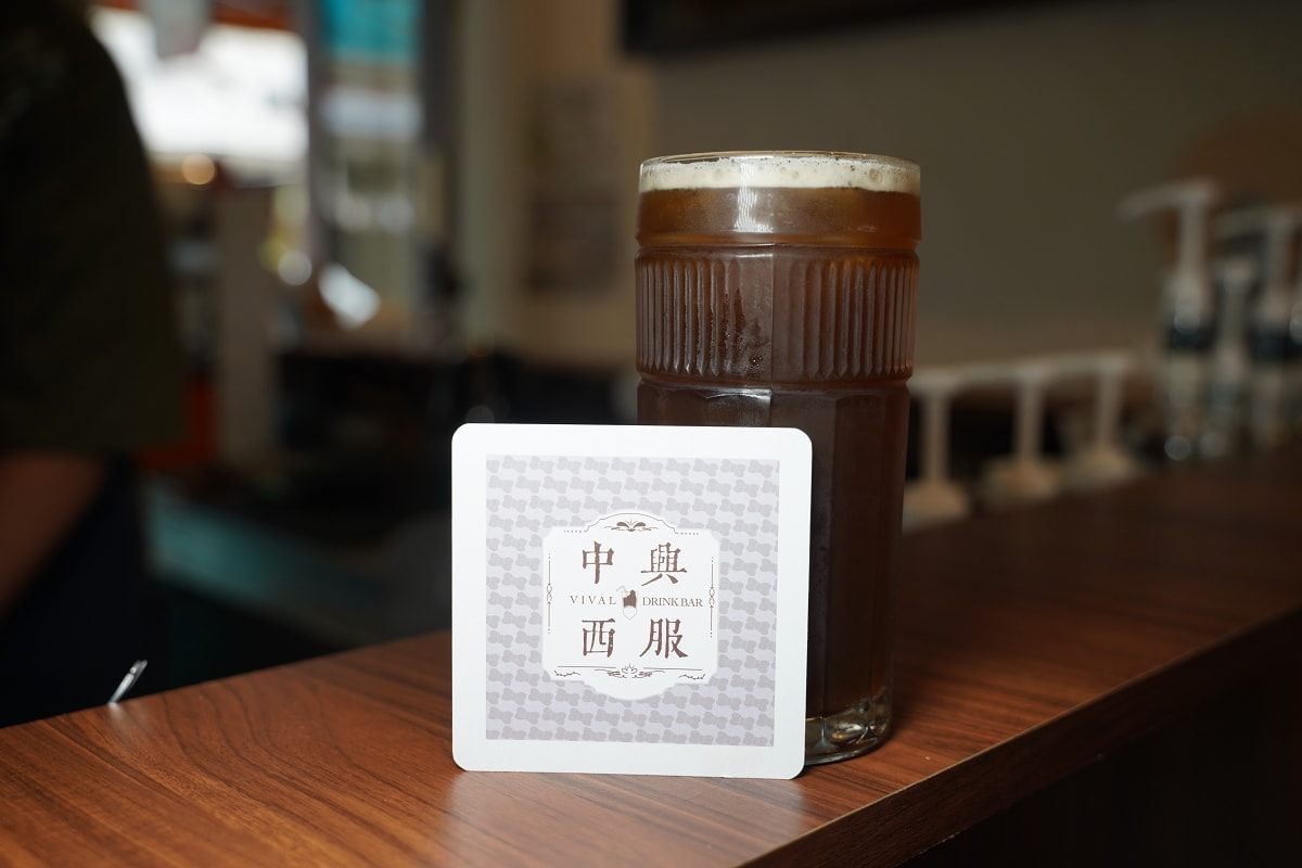 【中興西服冰菓室】台中第二市場百年歷史西服店大變身 招牌麥香咖啡+夾餡迷你銅鑼燒美味下午茶
