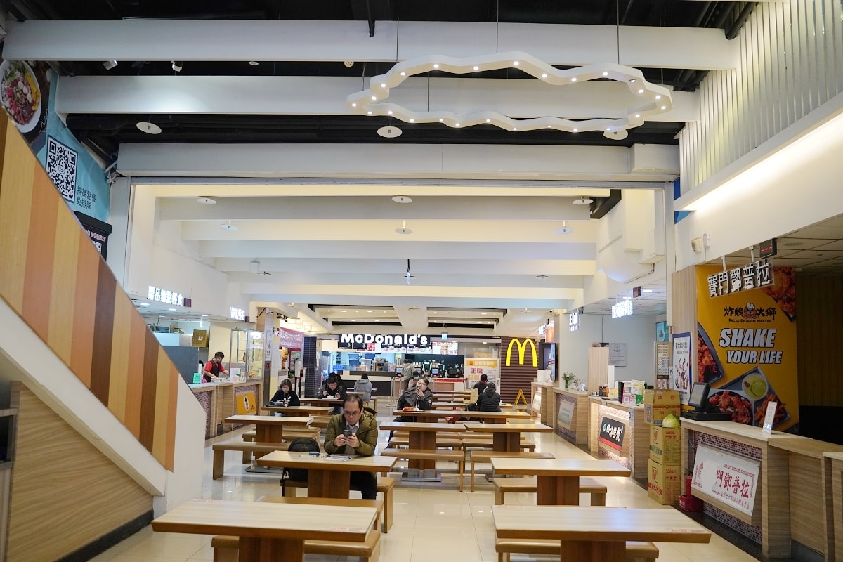【王山而熟成雞肉飯】台北內湖洲子美食街 獨家掌握精肉熟成技術 特製蔥油+產地直送參巴香辣醬