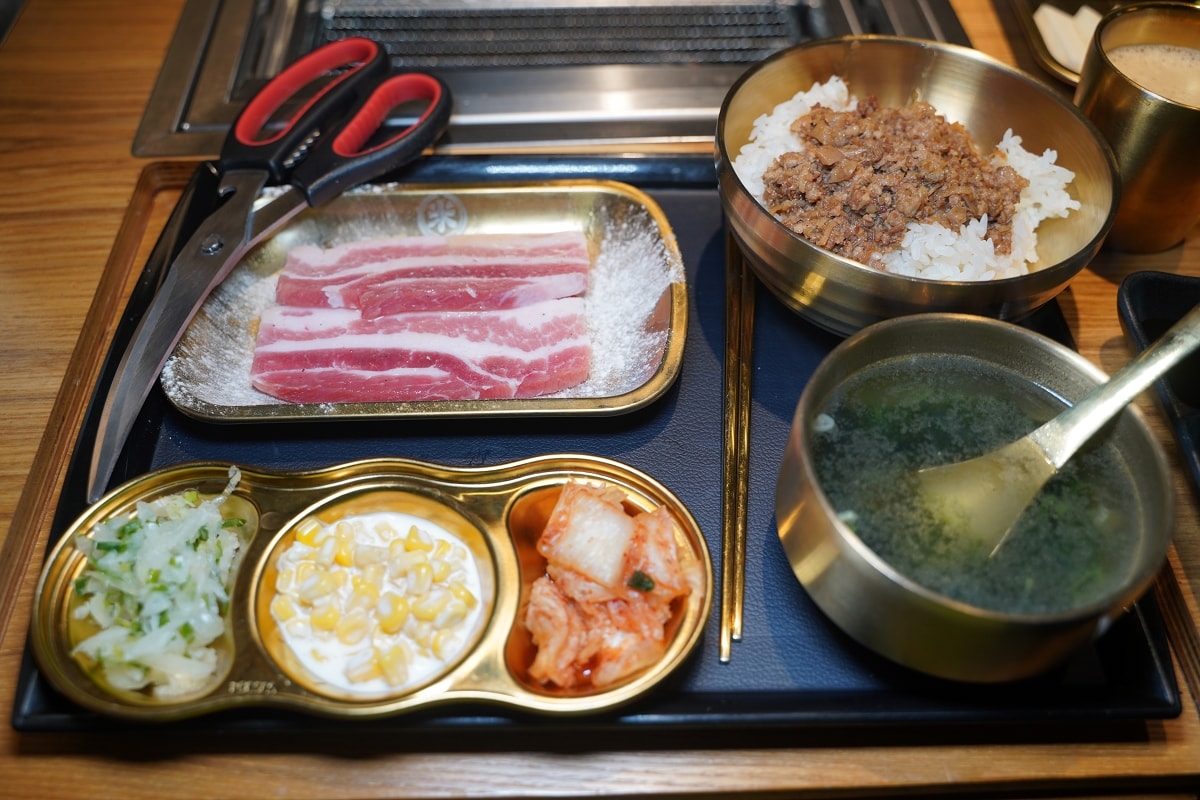 【米個人燒肉新莊富國店】新莊燒肉好選擇 I人獨享空間+飲料冰品吃到飽 美味冷藏熟成牛小排 - 第14張圖 【米個人燒肉新莊富國店】新莊燒肉好選擇 I人獨享空間+飲料冰品吃到飽 美味冷藏熟成牛小排