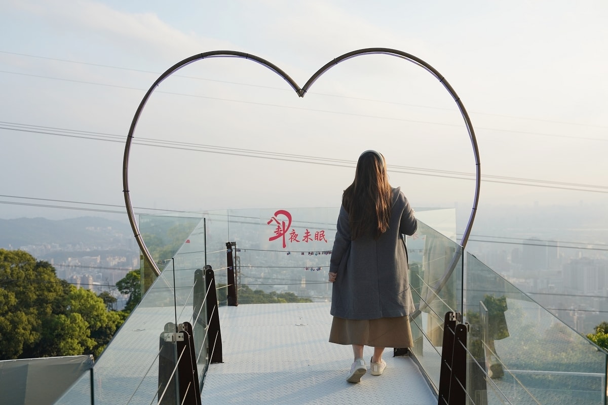 【八卦夜未眠景觀餐廳】陽明山唯一活體海鮮餐廳 台北最美火鍋燒肉陽明山景觀餐廳 極宴牛肉套餐