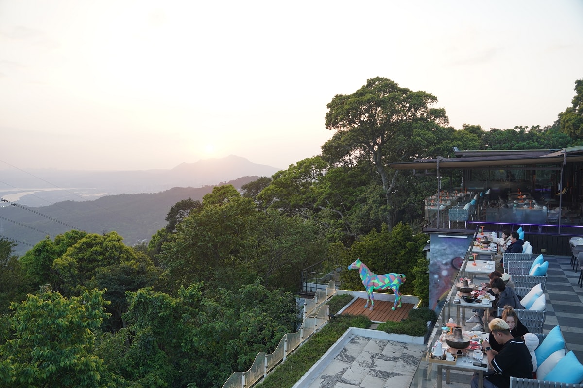 【八卦夜未眠景觀餐廳】陽明山唯一活體海鮮餐廳 台北最美火鍋燒肉陽明山景觀餐廳 極宴牛肉套餐