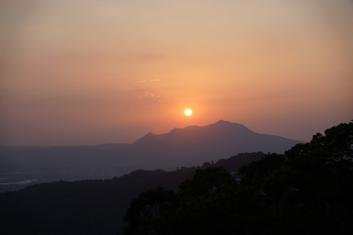 【八卦夜未眠景觀餐廳】陽明山唯一活體海鮮餐廳 台北最美火鍋燒肉陽明山景觀餐廳 極宴牛肉套餐