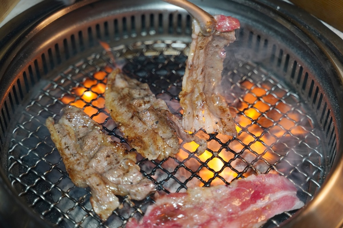 【八卦夜未眠景觀餐廳】陽明山唯一活體海鮮餐廳 台北最美火鍋燒肉陽明山景觀餐廳 極宴牛肉套餐