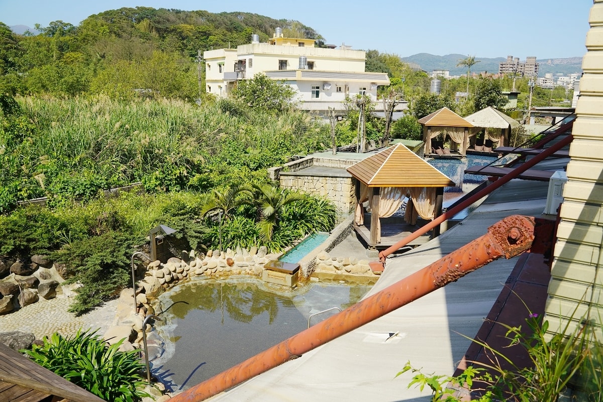 【沐舍溫泉渡假酒店】三訪金山海底溫泉泡湯聖地 南洋渡假風溫泉套房舒適乾淨 免費露天溫泉風呂