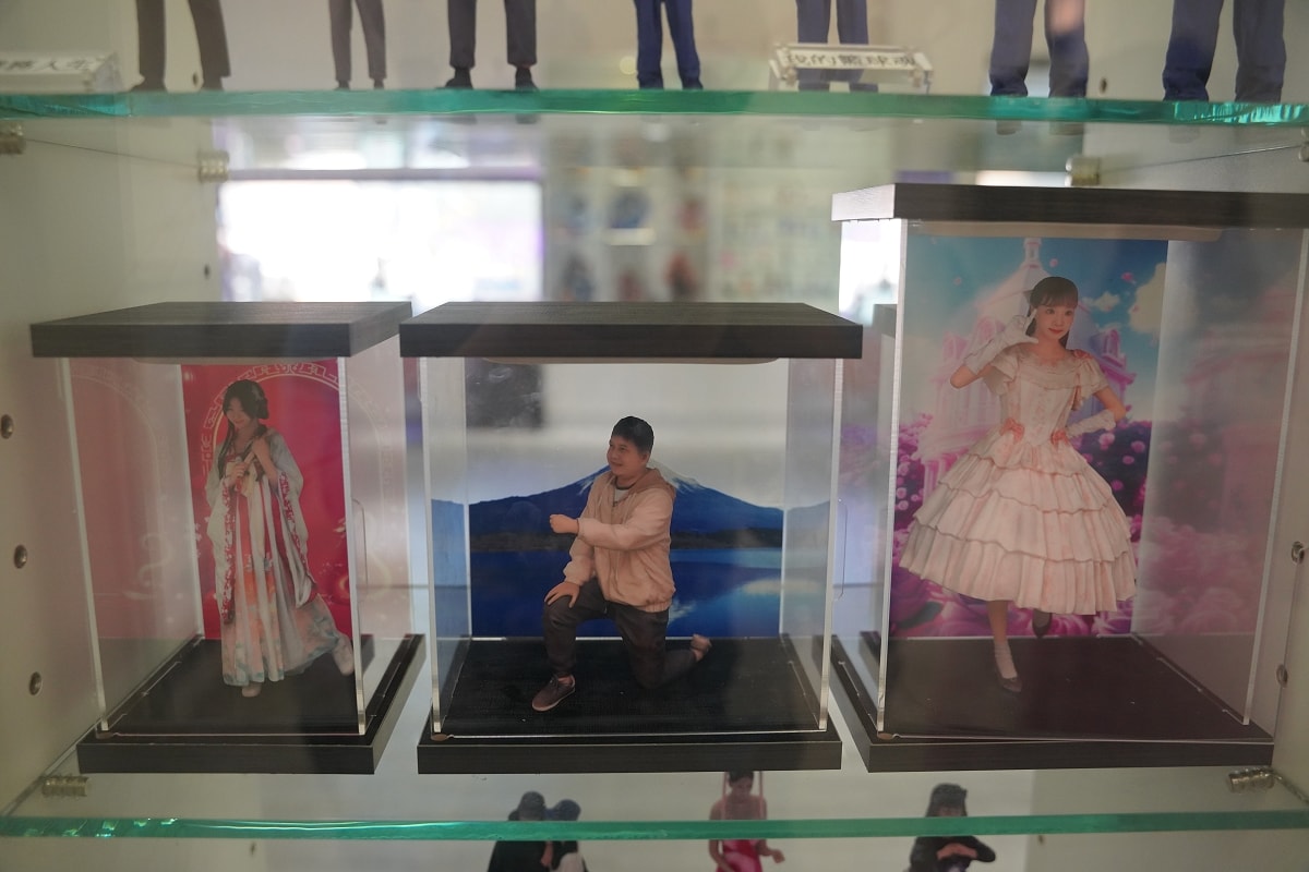 【復刻3D人像公仔】桃園首間3D人像公仔禮物店 百萬級3D掃描攝影艙 現場立即人像3D建模 - 第18張圖 【復刻3D人像公仔】桃園首間3D人像公仔禮物店 百萬級3D掃描攝影艙 現場立即人像3D建模