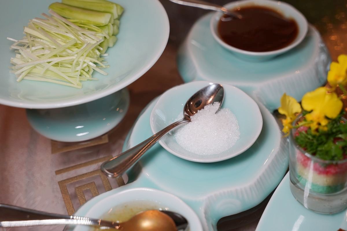 【絲路花舞中餐廳】麗星郵輪探索星號超人氣烤鴨中式料理 舒適包廂桌菜料理聚餐好選擇