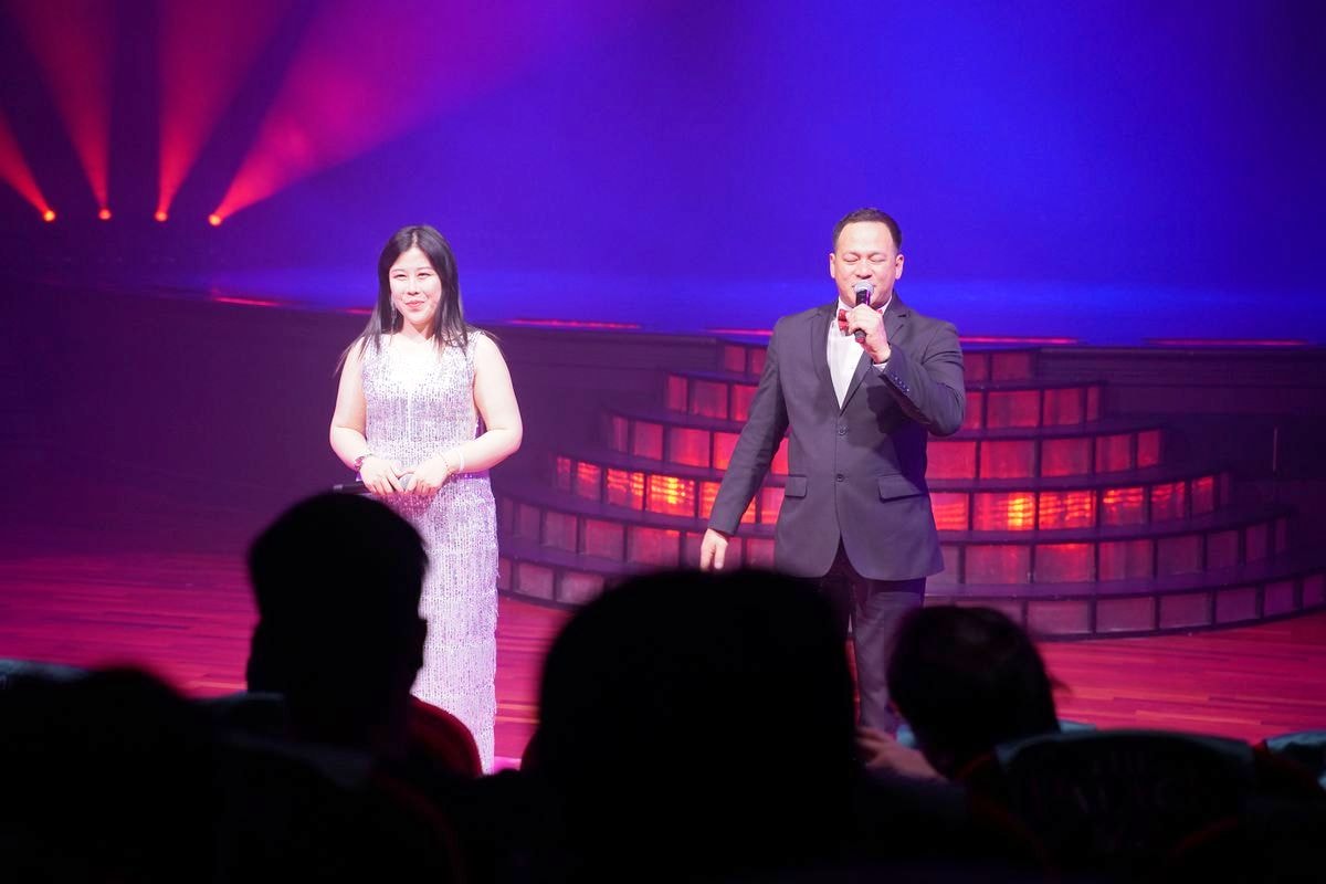 【麗星郵輪探索星號星座劇院】百老匯級現場大型表演 孔雀設計靈感華麗劇院 精彩歌舞秀不看可惜