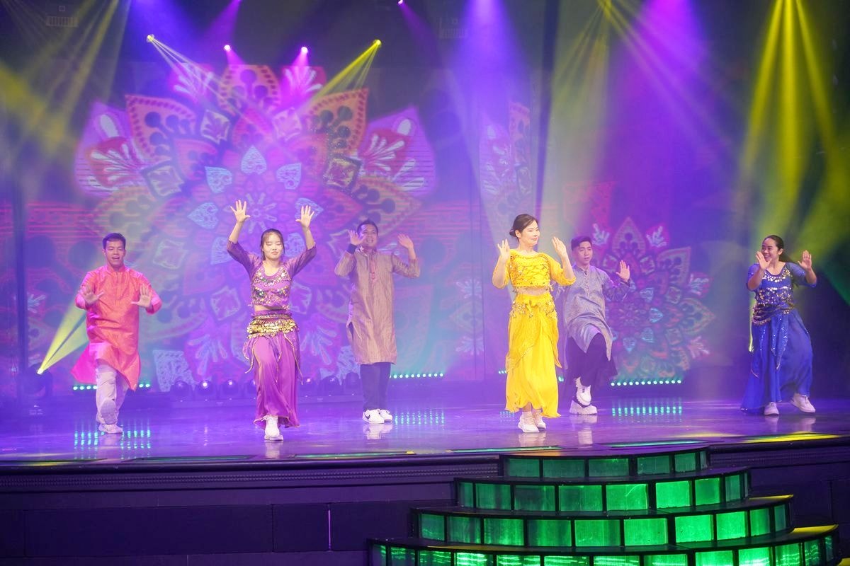【麗星郵輪探索星號星座劇院】百老匯級現場大型表演 孔雀設計靈感華麗劇院 精彩歌舞秀不看可惜