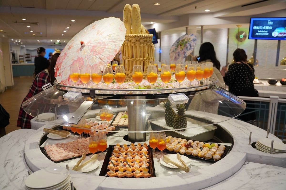 【麗星郵輪探索星號免費餐廳】麗都自助餐廳一日四餐吃飽飽 百味軒餐廳/星夢餐廳精緻中西式料理