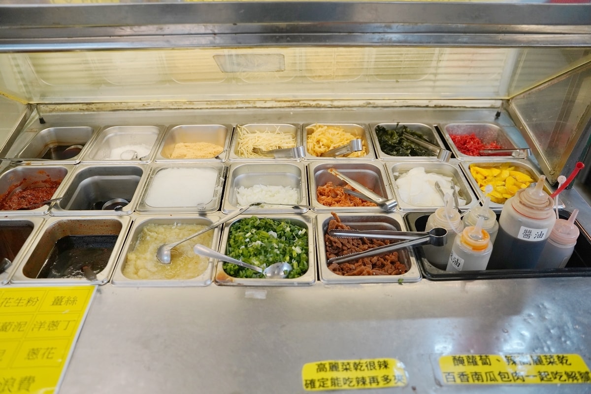 【想肉了自助式火鍋燒肉吃到飽】台北信義區CP值最高火烤兩吃餐廳 500元內豐富自助吧吃到飽 - 第4張圖 【想肉了自助式火鍋燒肉吃到飽】台北信義區CP值最高火烤兩吃餐廳 500元內豐富自助吧吃到飽