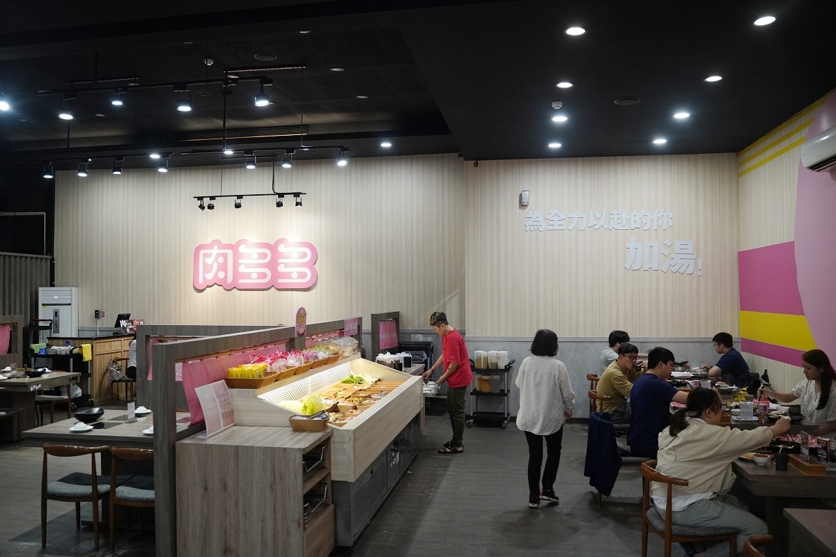 【內壢火鍋吃到飽餐廳推薦】268元起70種火鍋料飲料冰品自助吧吃到飽 肉多多火鍋內壢忠孝店