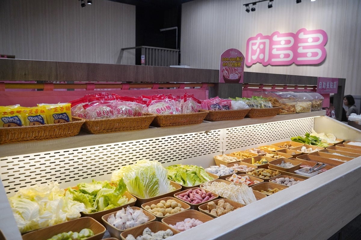 【內壢火鍋吃到飽餐廳推薦】268元起70種火鍋料飲料冰品自助吧吃到飽 肉多多火鍋內壢忠孝店