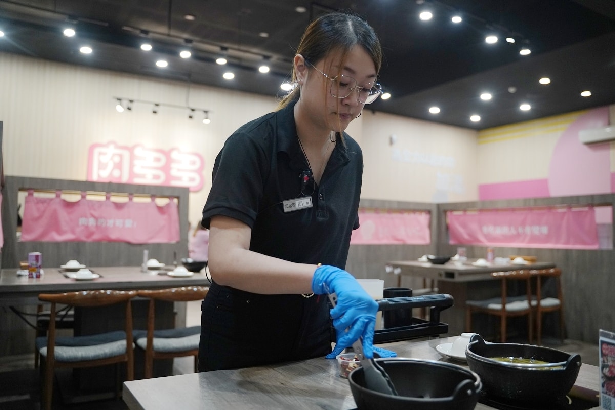 【內壢火鍋吃到飽餐廳推薦】268元起70種火鍋料飲料冰品自助吧吃到飽 肉多多火鍋內壢忠孝店