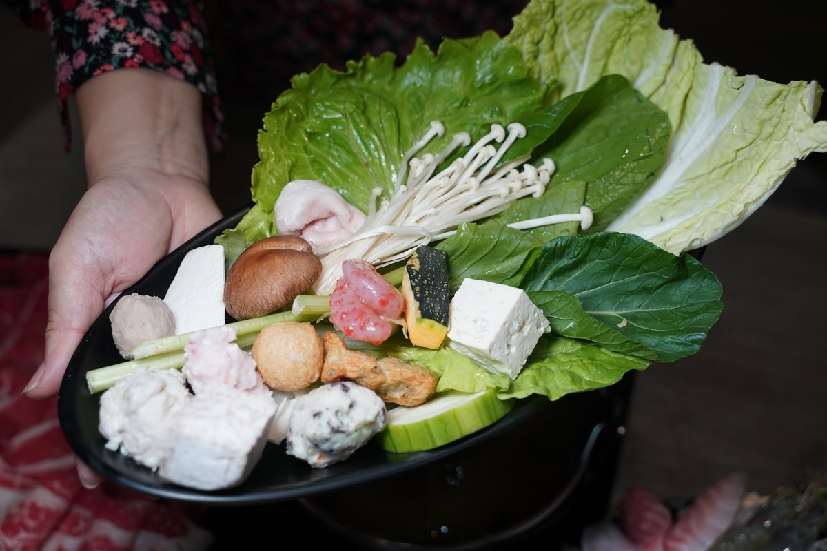 【內壢火鍋吃到飽餐廳推薦】268元起70種火鍋料飲料冰品自助吧吃到飽 肉多多火鍋內壢忠孝店