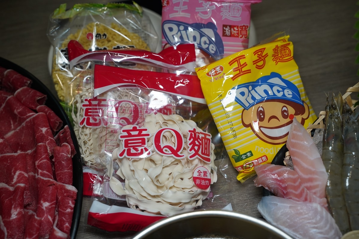 【內壢火鍋吃到飽餐廳推薦】268元起70種火鍋料飲料冰品自助吧吃到飽 肉多多火鍋內壢忠孝店