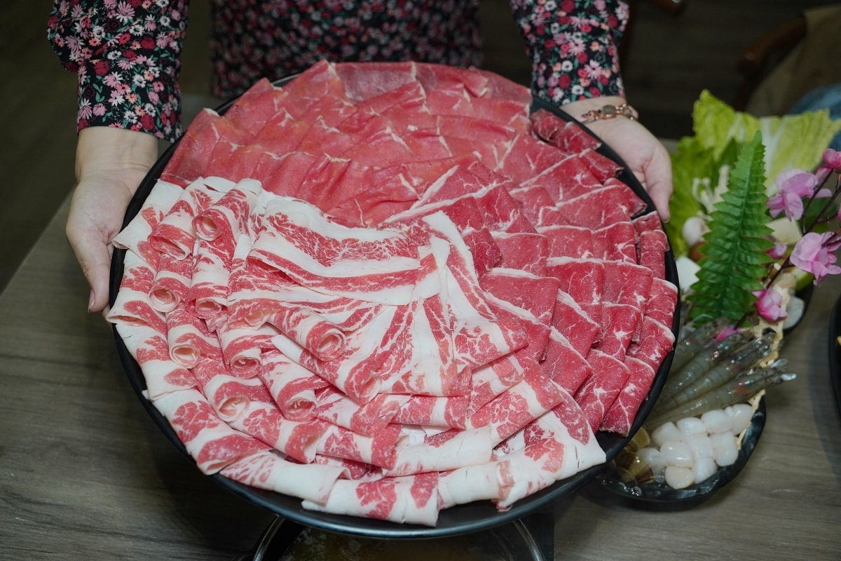 【內壢火鍋吃到飽餐廳推薦】268元起70種火鍋料飲料冰品自助吧吃到飽 肉多多火鍋內壢忠孝店