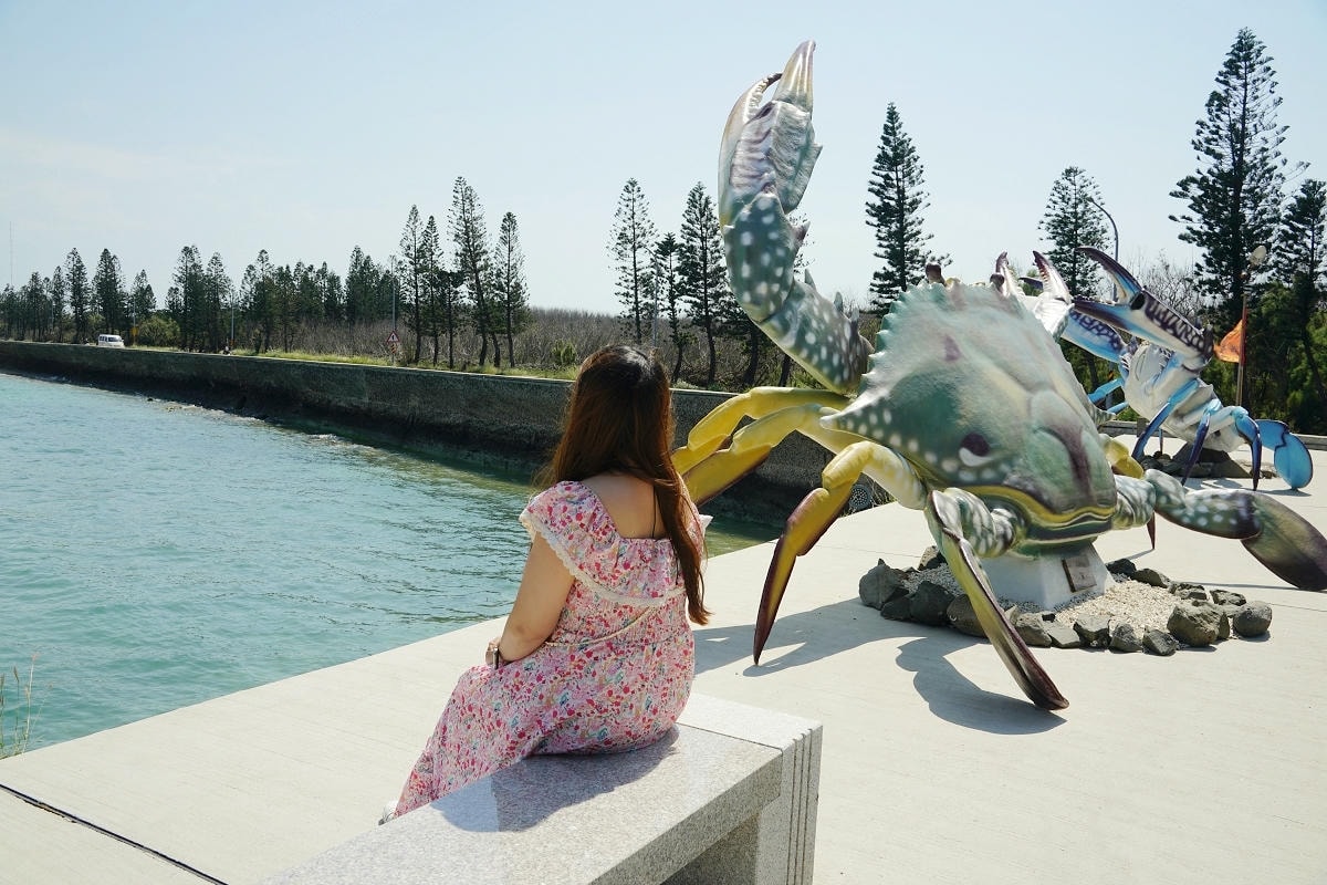 【澎湖梭子蟹裝置藝術】白沙鄉鎮海地方特色藝術裝置 澎湖特色海鮮打卡景點 鎮海海堤旁好停車