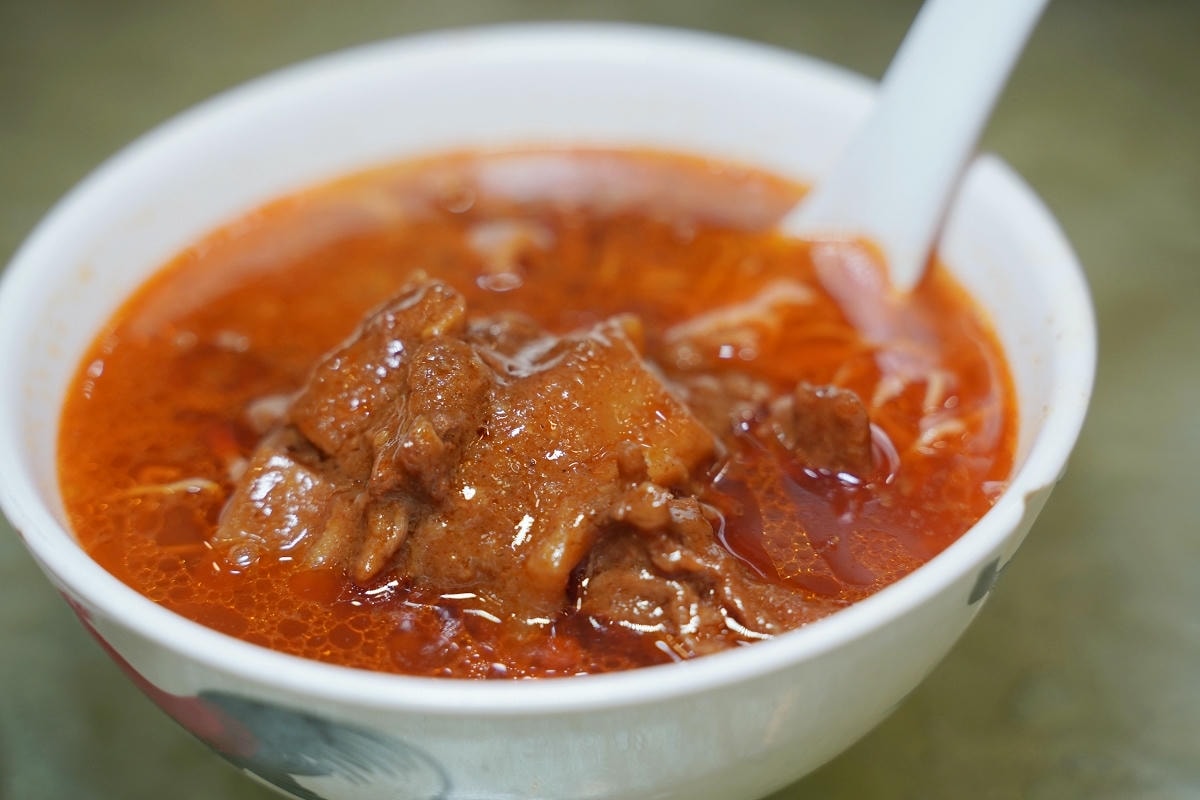 【澳門咖哩全】澳門氹仔舊城區官也街美食推薦 咖哩牛腩麵/炸馬介休球美味必點 葡國菜澳門美食