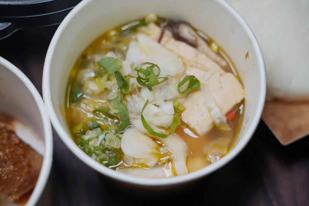 【麵東北】林口東北之家酸菜白肉鍋最新力作 美味必點韭菜花雙醬炸蛋滷肉飯/青麻椒鹹粥/驢打滾