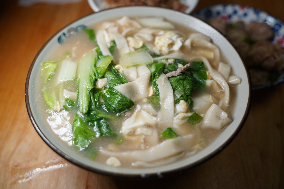 【糊塗麵】師大溫州街美食推薦 原子少年夏浦洋麵店 古早味手擀寬麵+美味湯頭 香辣麻紅油炒手 - 第8張圖 【糊塗麵】師大溫州街美食推薦 原子少年夏浦洋麵店 古早味手擀寬麵+美味湯頭 香辣麻紅油炒手