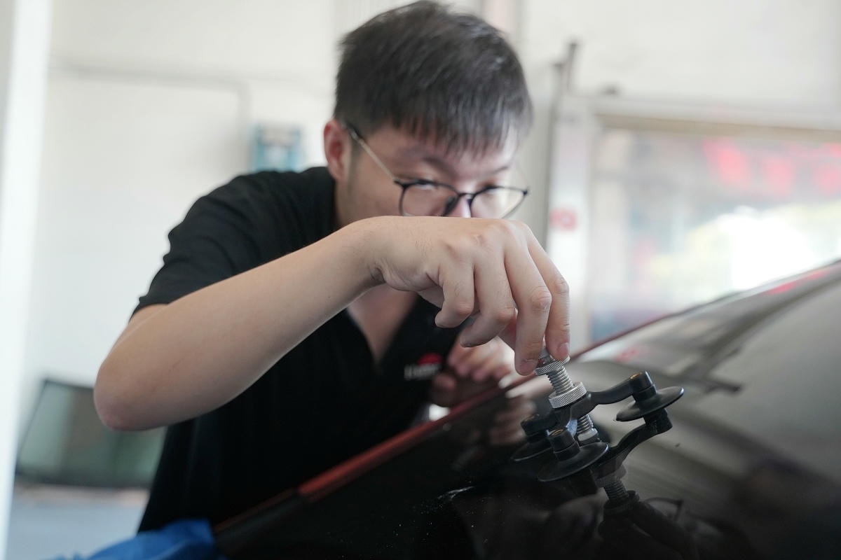 【桃園汽車玻璃修補推薦】宏昇汽車玻璃隔熱紙 桃園老字號汽車玻璃專家 專業擋風玻璃修補設備 - 第6張圖 【桃園汽車玻璃修補推薦】宏昇汽車玻璃隔熱紙 桃園老字號汽車玻璃專家 專業擋風玻璃修補設備
