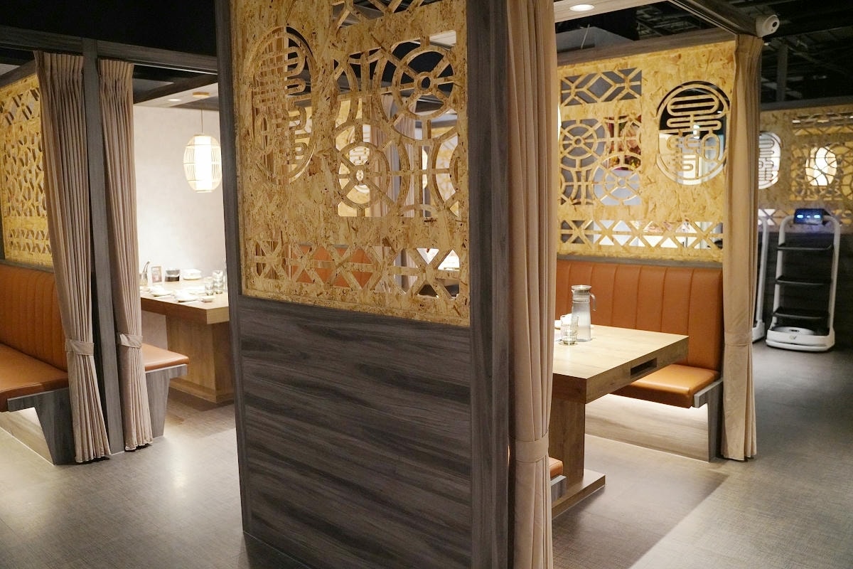 【星曜雞湯】台北中山區濃郁系雞湯火鍋 欣欣百貨內超人氣美食餐廳 商務聚餐包廂超人氣模特之夜
