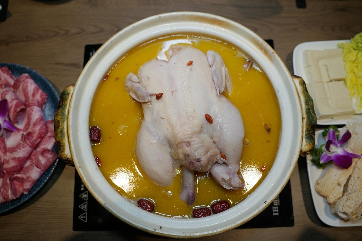【星曜雞湯】台北中山區濃郁系雞湯火鍋 欣欣百貨內超人氣美食餐廳 商務聚餐包廂超人氣模特之夜
