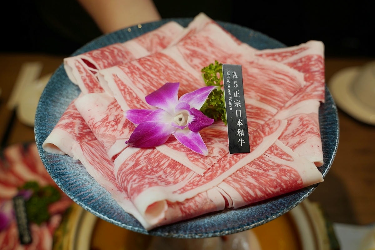 【星曜雞湯】台北中山區濃郁系雞湯火鍋 欣欣百貨內超人氣美食餐廳 商務聚餐包廂超人氣模特之夜
