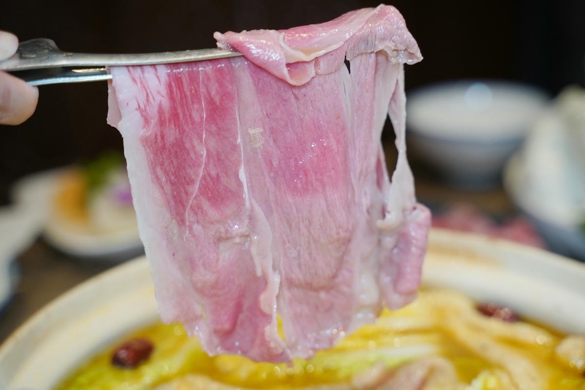 【星曜雞湯】台北中山區濃郁系雞湯火鍋 欣欣百貨內超人氣美食餐廳 商務聚餐包廂超人氣模特之夜