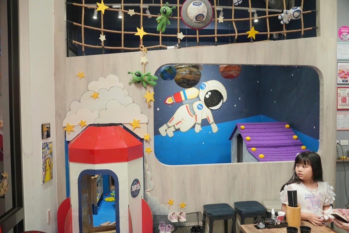 【千蘭日式拉麵埔心貳號殿】桃園楊梅親子餐廳推薦 兒童遊戲區免費小禮物 日式丼飯咖哩飯/拉麵