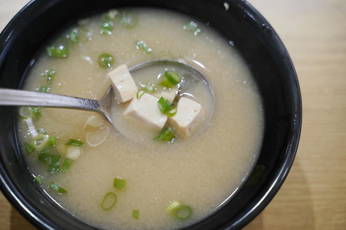 【麵老大 中正區美食】魂牽夢縈椒麻烏醋麵/紅燒肉蓋飯 必吃肉老大果凍鴨血 肉老大旗下全新品牌