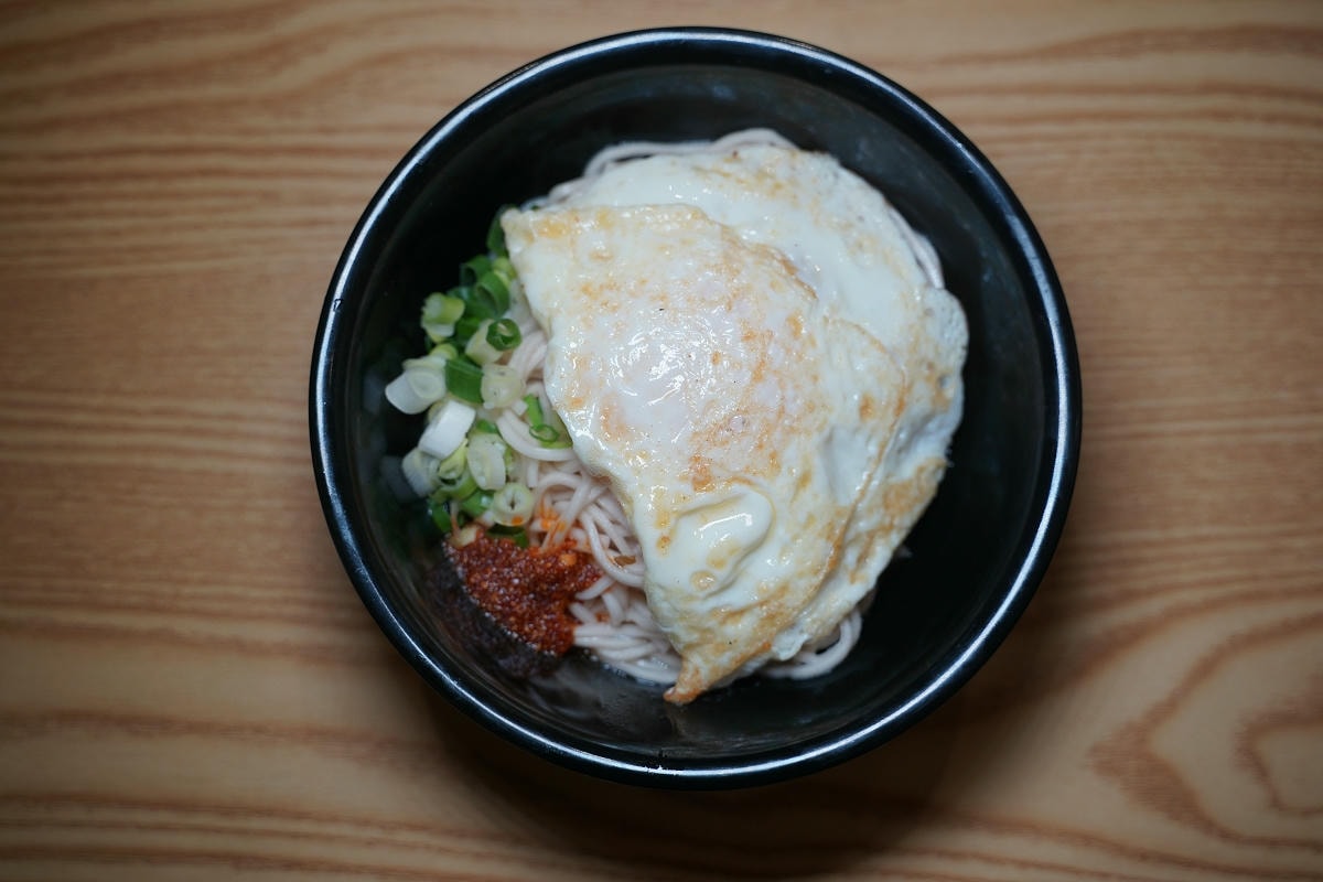 【麵老大 中正區美食】魂牽夢縈椒麻烏醋麵/紅燒肉蓋飯 必吃肉老大果凍鴨血 肉老大旗下全新品牌